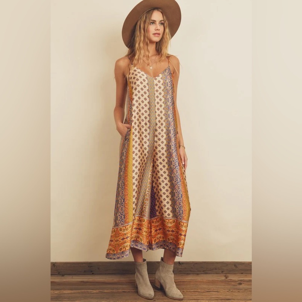 Boutique Wide Leg Jumpsuit Paisley Print + Pockets!! S